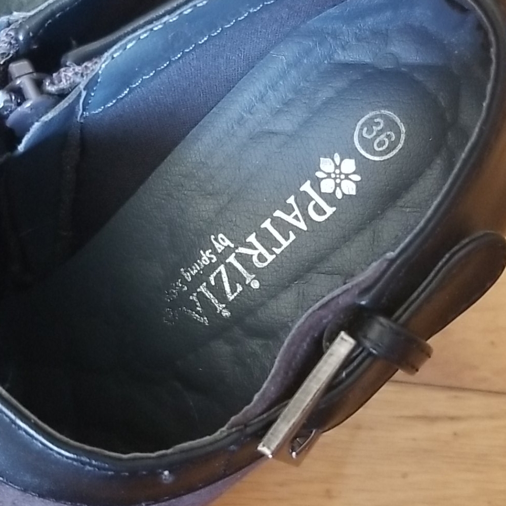 Heeled booties - Picture 2 of 3